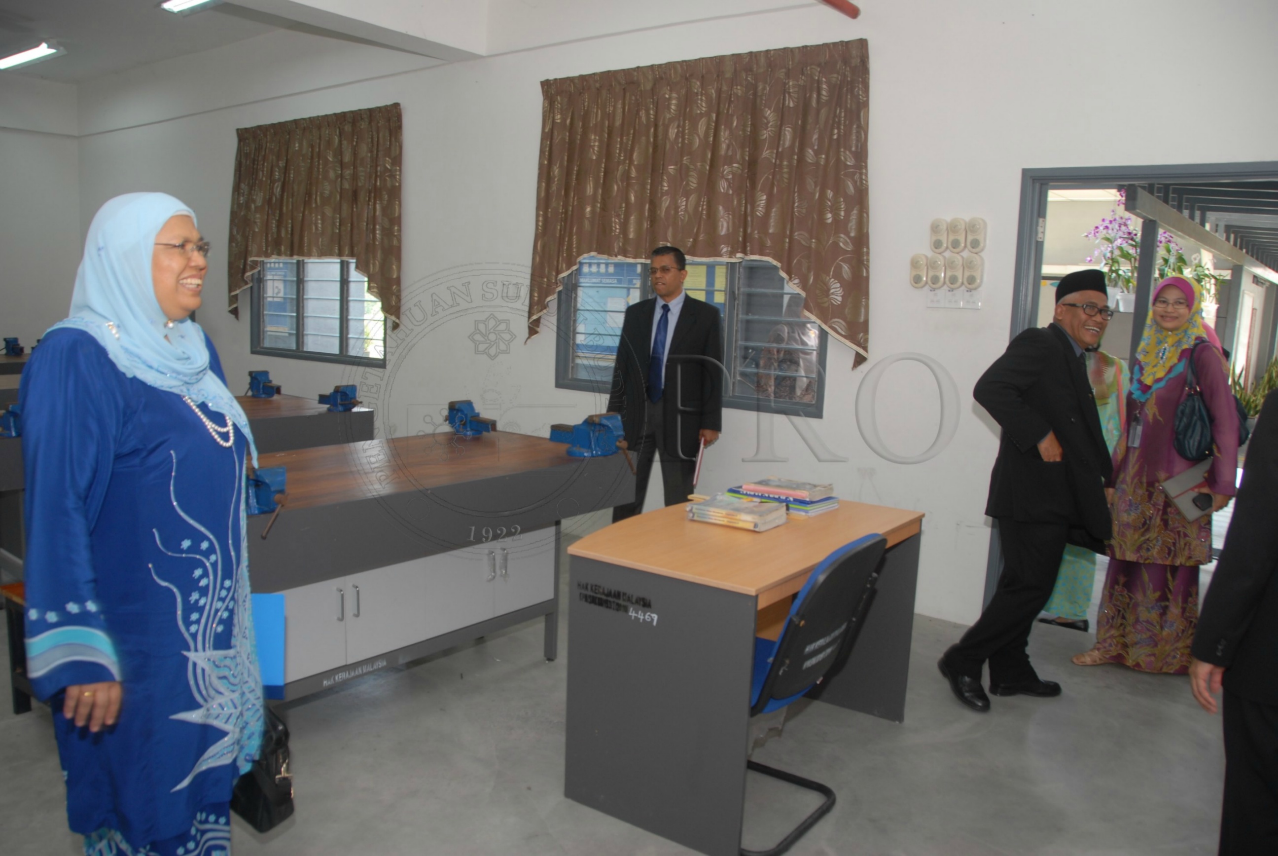 PRO 14 01 SEKOLAH FBA 8145